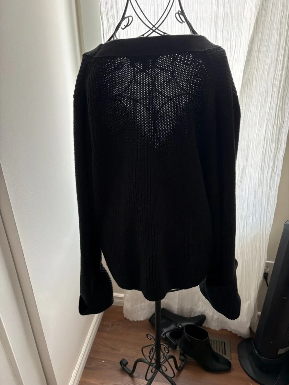 Banana Republic Black V-Neck Button Cardigan - Picture 5 of 8